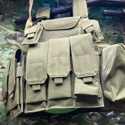 Тактический разгрузочный жилет с подсумками и местом под бронепластины