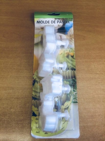 00009625 Набор из 4  форм для выпечки  MOLDE DE PASTEL, Размеры : 6*6, 7*7, 6*6, 7*7 см .